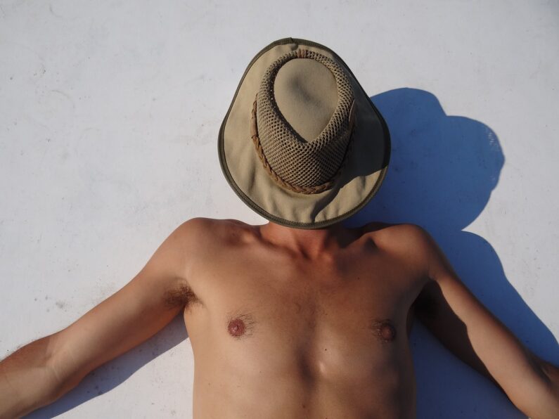 to sunbathe tanning beach heat 2421968